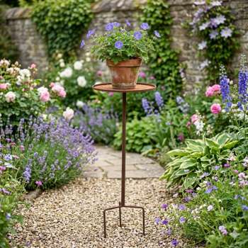 Steckbarer Gartentisch in rustikaler Rostoptik